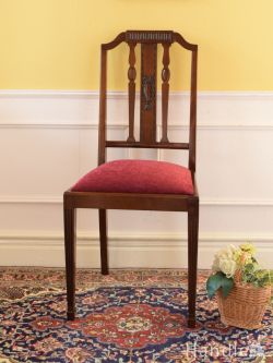 アンティークチェア・椅子 サロンチェア エドワーディアンスタイルの美しい椅子、リボンの浮き彫りが可愛いアンティークチェア