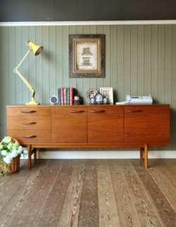 アンティーク家具  1960年代のアンティーク サイドボード