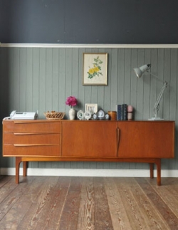 アンティーク家具  1970年代のアンティーク サイドボード（マッキントッシュ） 
