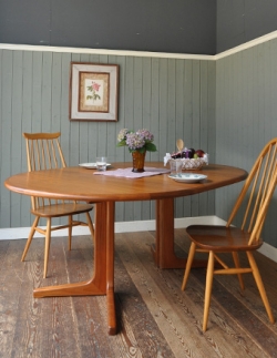 アンティーク家具  1970年代のアンティーク テーブル