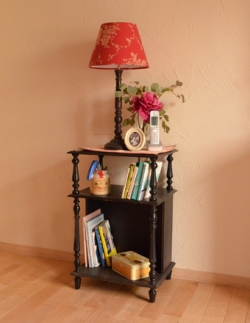 アンティーク家具  大人フレンチなアンティーク家具、ブラックペイントのサイドテーブル