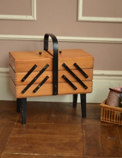 アンティーク雑貨  1940年代のアンティーク ソーイングボックス