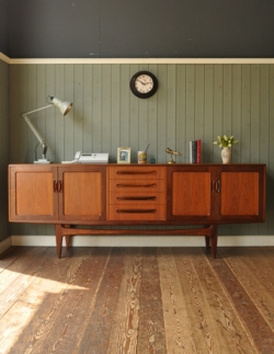 アンティーク家具 アンティークのキャビネット オシャレな北欧のビンテージ家具、ツートンカラーのサイドボード