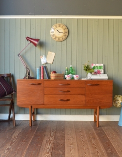 アンティーク家具 1970年代のアンティーク サイドボード(アヴァロン)