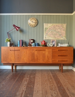 アンティーク家具  1960年代のアンティーク サイドボード