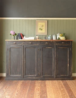 アンティーク家具 アンティークのキャビネット フレンチテイストなアンティーク家具、ブラック色のサイドボード