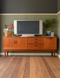 アンティーク家具 アンティークのキャビネット 北欧スタイルのオシャレなビンテージ家具、G-planのサイドボード