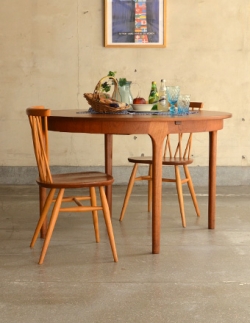 アンティーク家具  ヴィンテージの北欧家具、マッキントッシュ社の伸張式テーブル