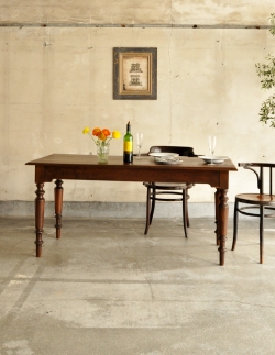 アンティーク家具  フランスのアンティーク家具、大人４〜６人で使えるダイニングテーブル