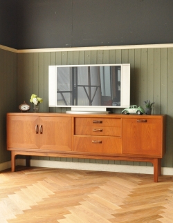 アンティーク家具 アンティークのキャビネット G-plan社のサイドボード 、ヴィンテージ家具(シエラ)