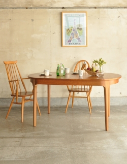 アンティーク家具 アンティークのテーブル 食卓を彩るヴィンテージ家具、Nathan（ネイサン）社の伸張式のダイニングテーブル