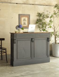 アンティーク家具 アンティークのキャビネット ブラックペイントのアンティーク家具、フランスのショップカウンター