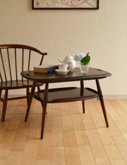 アンティーク家具 アンティークのテーブル 北欧スタイルにも合うミニサイズのアンティーク家具、アーコールのサイドテーブル