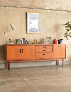 アンティーク家具 アンティークのキャビネット ヴィンテージの北欧家具、TVボードになるイギリスのG-PLANのサイドボード