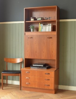 アンティーク家具 ビューロー ヴィンテージ家具、G-plan（フレスコ）のビューローキャビネット（デスク）