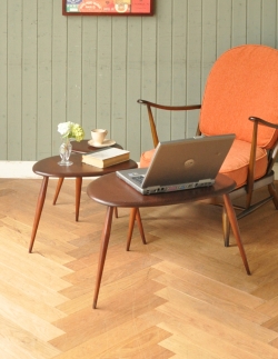 アンティーク家具 アンティークのテーブル イギリスのヴィンテージ家具、アーコールのネストテーブル