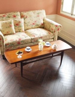 アンティーク家具 アンティークのテーブル ヴィンテージの北欧インテリア、スタイリッシュなコーヒーテーブル