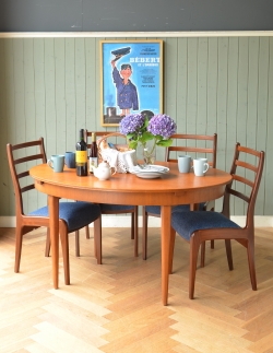 アンティーク家具 アンティークのテーブル 北欧テイストのDANISHのヴィンテージ家具、伸張式のダイニングテーブル