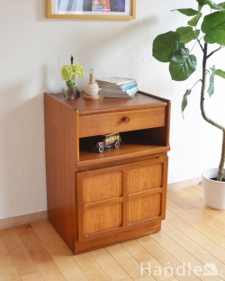 アンティーク家具 アンティークのキャビネット 北欧スタイルのヴィンテージ家具、電話台にピッタリなネイサン社のチェスト（スモールキャビネット）