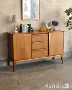 アンティーク家具 アンティークのキャビネット マッキントッシュ社のヴィンテージ家具、北欧テイストのシンプルなサイドボード