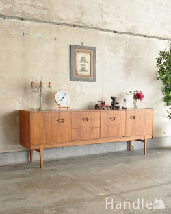 アンティーク家具 アンティークのキャビネット 収納たっぷりのヴィンテージ家具、北欧系インテリアにピッタリなネイサンのサイドボード