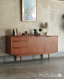 アンティーク家具 アンティークのキャビネット チーク材を使ったヴィンテージ家具、北欧のスタイリッシュなサイドボード（マッキントッシュ）