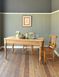 アンティーク家具 アンティークダイニングテーブル パイン材のアンティーク家具、木の可愛いダイニングテーブル