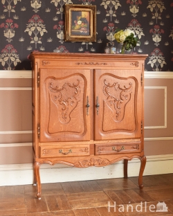 アンティーク家具 アンティークのキャビネット 豪華な彫りが入ったキャビネット、南フランスのアンティーク家具