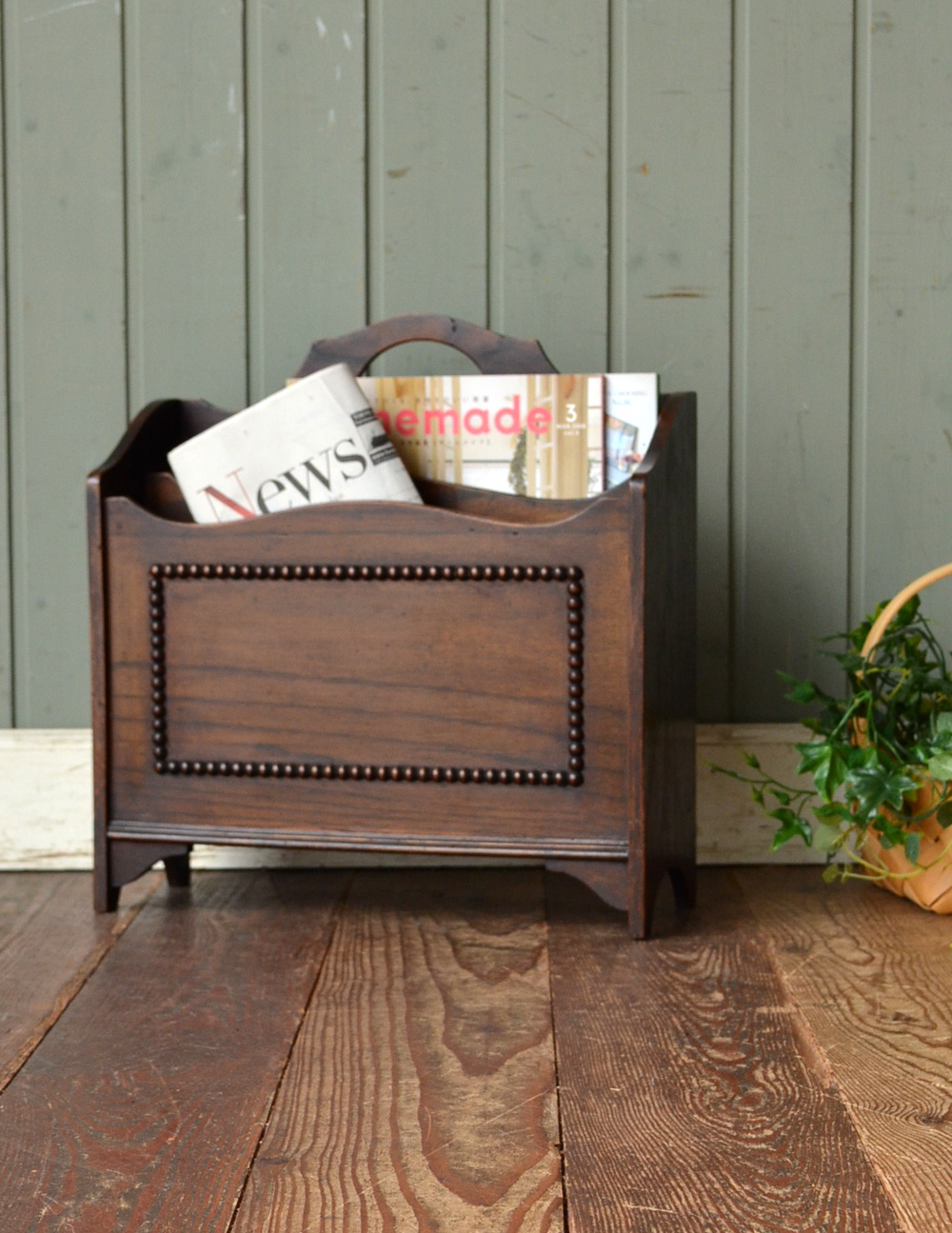 木製の素敵なアンティーク英国雑貨、コンパクトサイズなマガジンラック (m-1111-z)