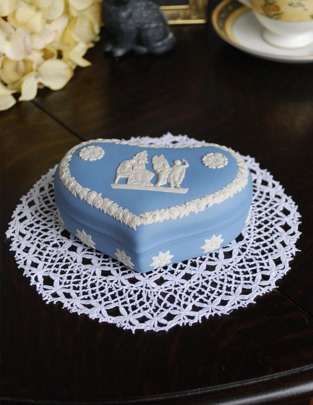 アンティークのジャスパーウェア　ウェッジウッドのハートボックス (m-1193-z)