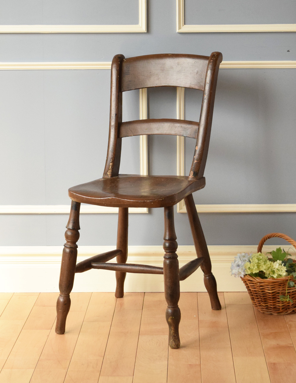 ブラウンカラーのアンティークの椅子、ナチュラルで使いやすいキッチンチェア (m-240-c-2)