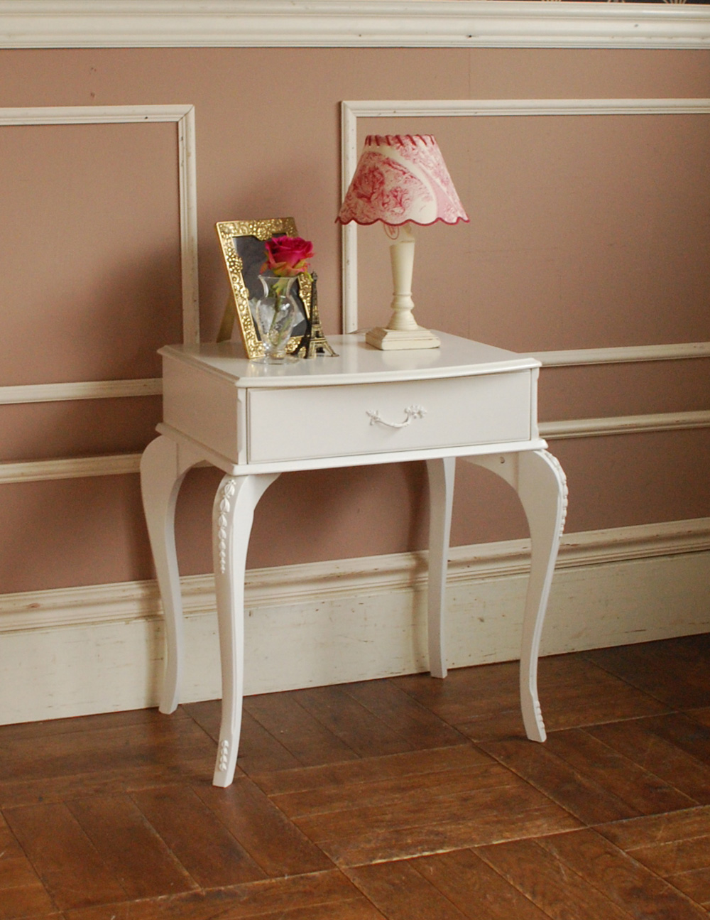 アンティークのフレンチインテリア、真っ白なナイトテーブル (m-354-f)