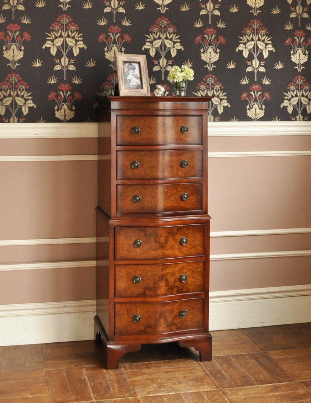 ウォルナット材のアンティーク英国家具、美しいチェスト（トールボーイ） (m-364-f)