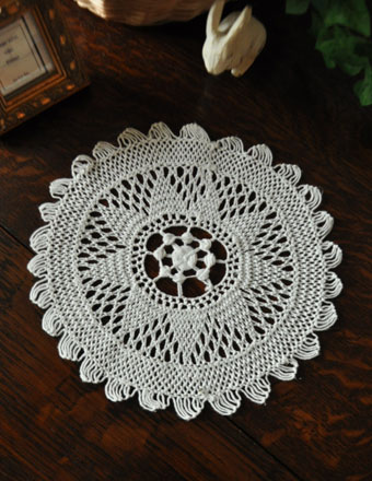 1930年代のアンティーク ドイリー (m-704-z)