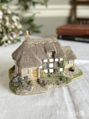 Lilliput Laneリリパットレーンの可愛い家、チューダー様式の茅葺屋根のお家