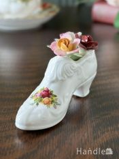 薔薇の花が咲き誇るロイヤルアルバートの陶磁器、カントリーローズのアンティーク陶花