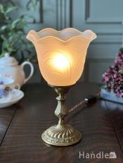 アンティーク調のスタンドライト、真鍮製のおしゃれなテーブルランプ