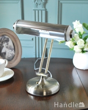 フランスらしいテーブルランプ、バラのシェードのアンティーク風ランプ 