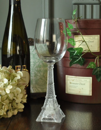 輝くエッフェル塔で楽しむワイングラス　可愛いフレンチインテリア (n2-006)