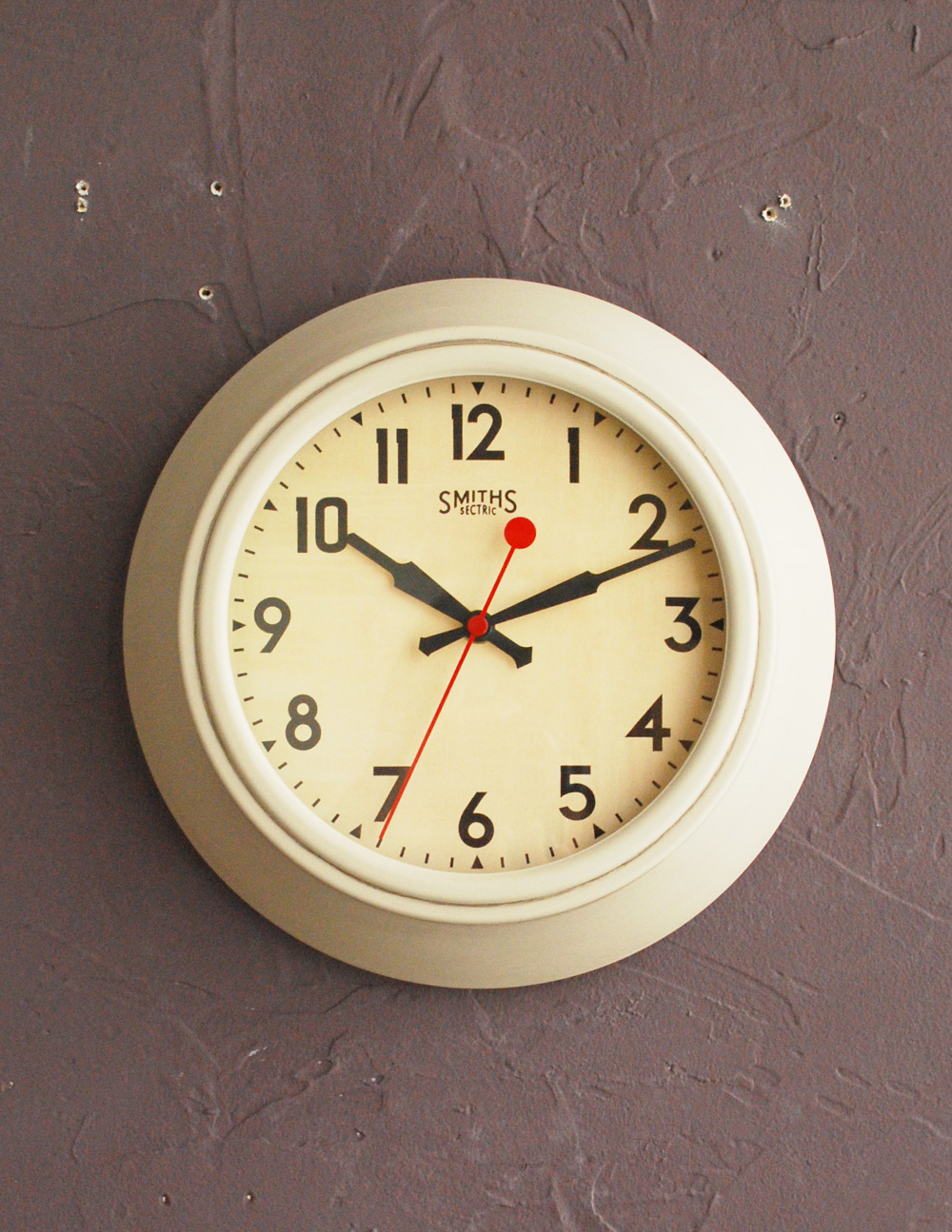 イギリスSmithsスミス社の壁掛け時計、復刻版のアイボリー色(電池セット)(n12-059)｜インテリア雑貨