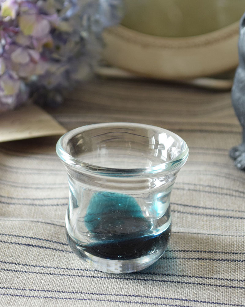 海のような深いブルーのクリアガラスのミニグラス（お猪口） (n18-096)