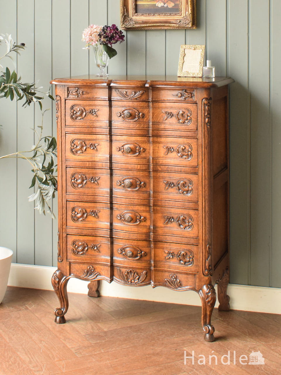 華やかな彫りが美しいアンティークドロワー、優雅な猫足のフレンチ5段チェスト (j-3695-f)
