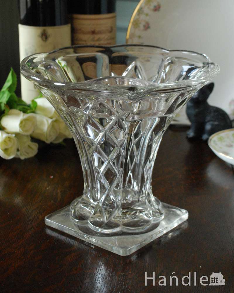 アンティークの花瓶、イギリスで見つけたガラスのフラワーベース（花留め付き） (pg-4639)
