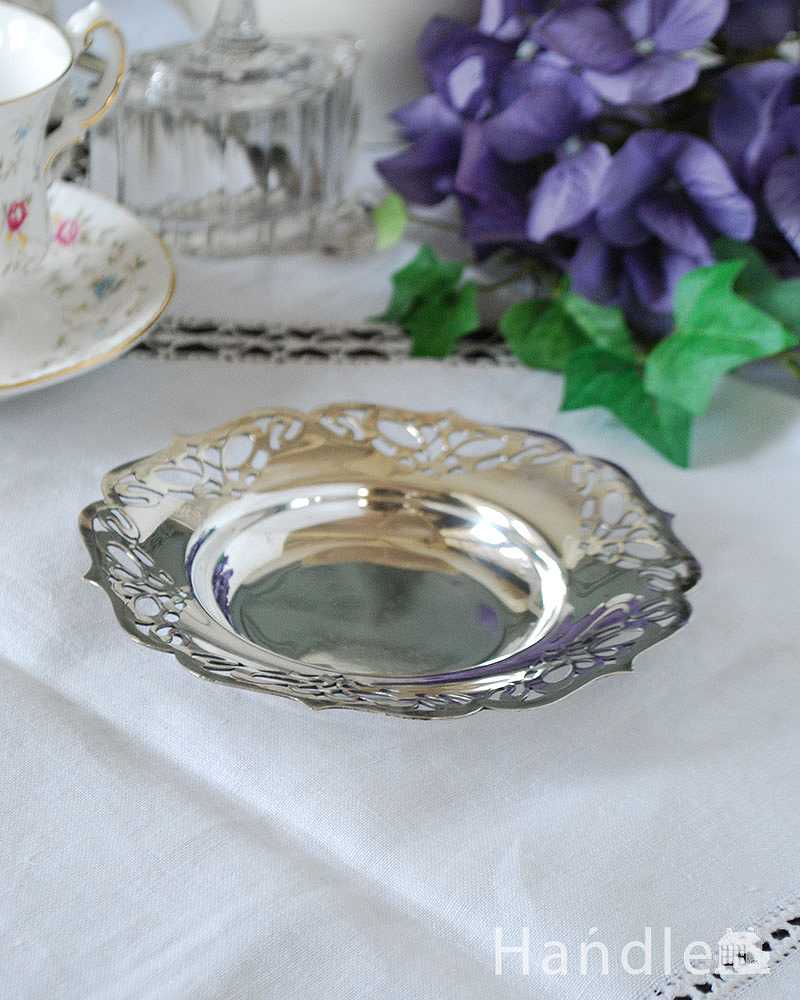 レースが施されているかのようなアンティークシルバープレート(トレイ) (k-2390-z)