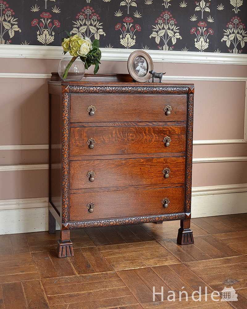 英国スタイルの決め手のアンティーク家具、豪華な彫のオーク材の４段チェスト (q-1243-f)