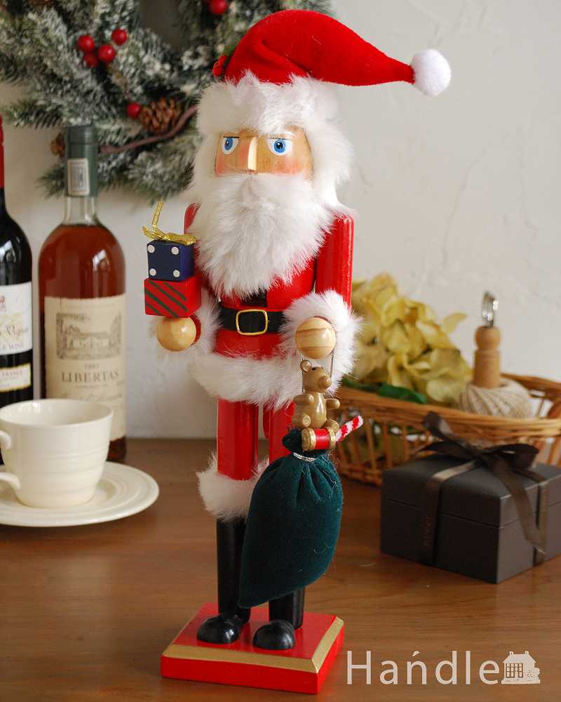 とっても可愛いクリスマス用のオブジェ、サンタ姿のくるみ割り人形(cm-101)｜インテリア雑貨