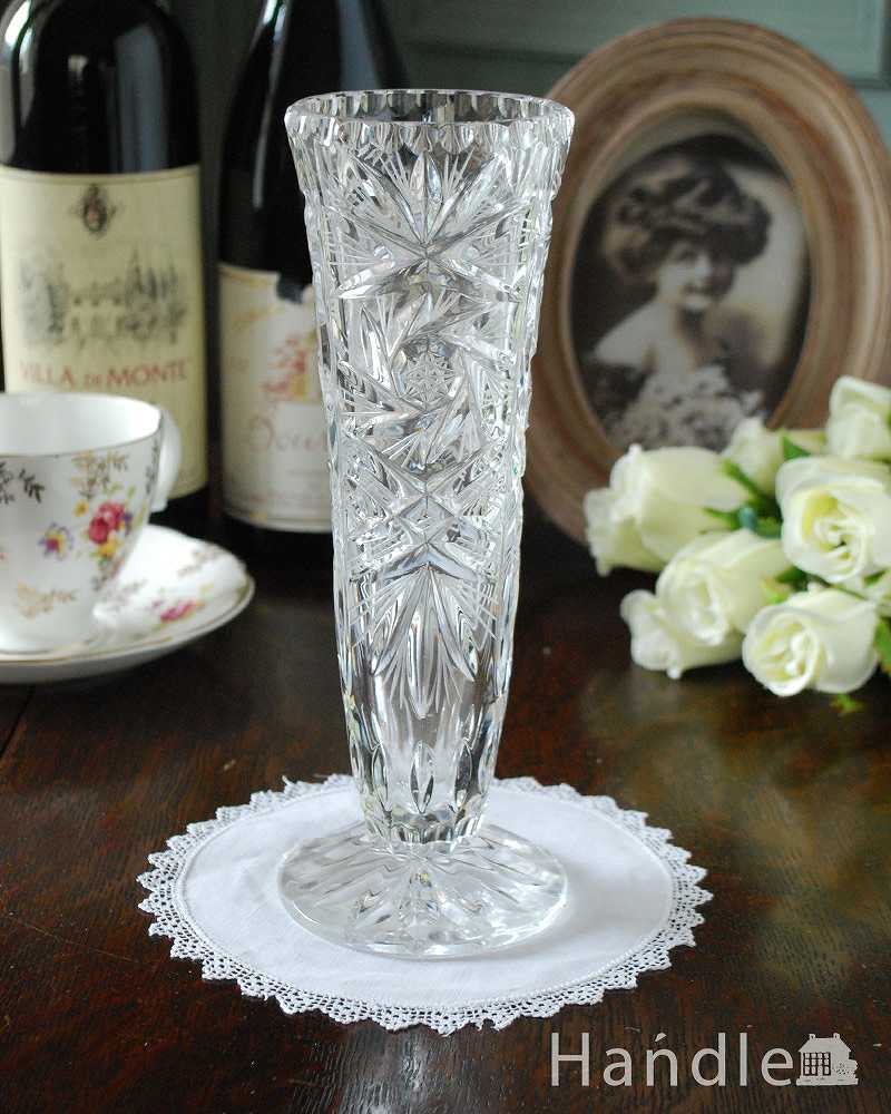 ゴージャスなカッティングが美しい、輝くアンティークプレスドグラス（花器） (pg-4869)