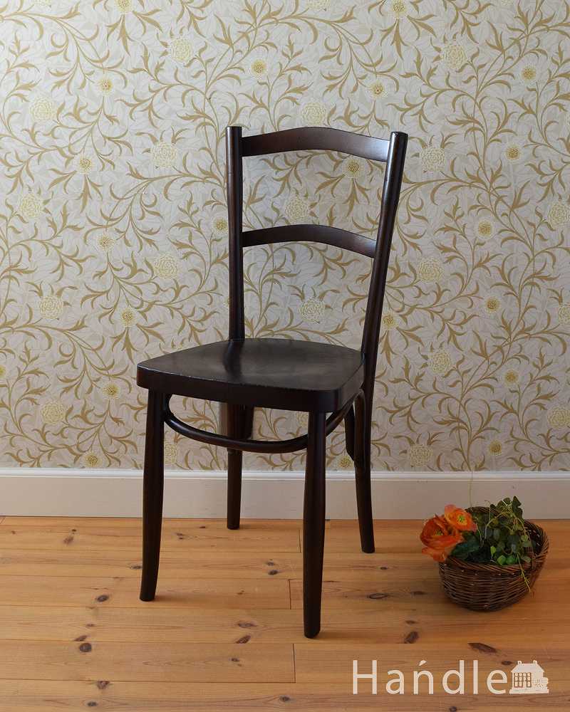 イギリスから届いたアンティーク椅子、チョコレート色のベントウッドチェア (q-230-c)