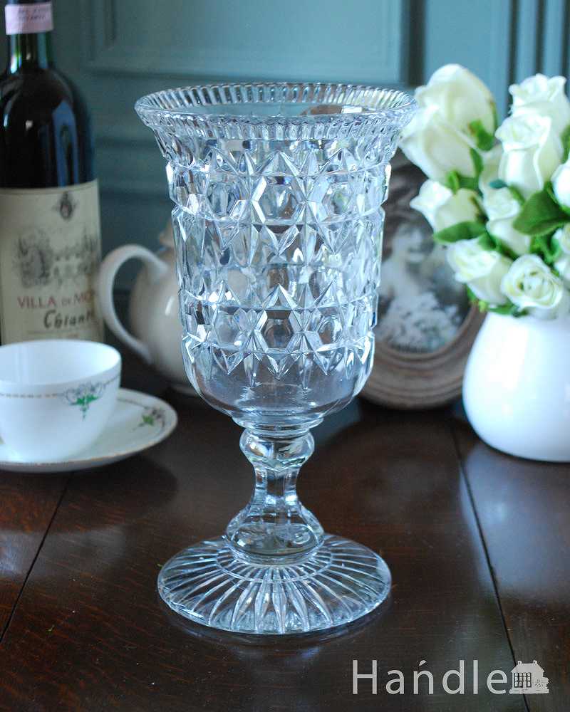 キラキラ輝くアンティークガラスの美しいプレスドグラス（セロリーベース） (pg-4920)