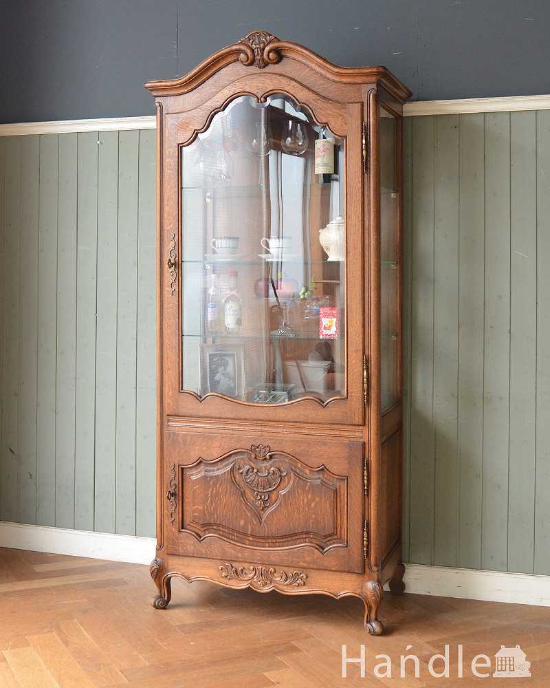 フレンチスタイルの優雅なアンティーク家具、美しいガラスキャビネット（飾り棚）  (j-1704-f-1)